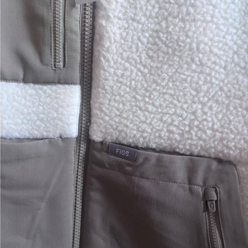 🏥 FIGS on shift Sherpa fleece - Picture 2 of 3